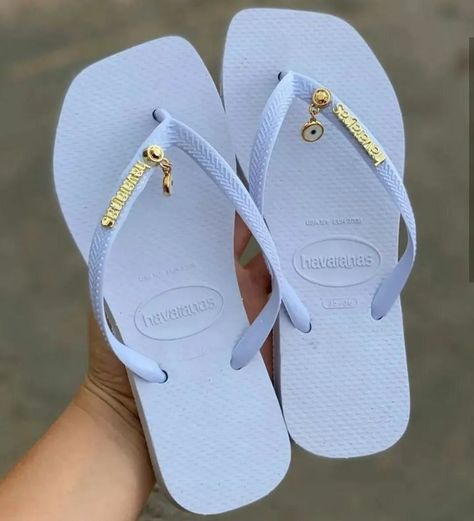 Kawaii Shoes, Havaianas Flip Flops, Cute Dress Outfits, Diamond Fashion Rings, Girly Shoes, Shoe Boutique, Boots Women Fashion, Flip Flop Shoes, Swag Shoes