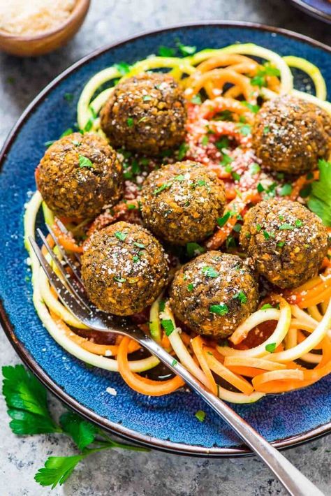 Meatballs Vegetarian, Lentil Dinner Recipes, Lentil Dinner, Basic Meatball Recipe, Green Lentil Recipes, Vegan Lentil Recipes, Sandwich Vegetarian, Lentil Meatballs, Vegetarian Mains