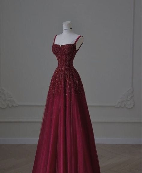 Dark Red Graduation Dress, Grade 8 Grad Dresses Long, Dark Red Prom Dress Long, Dark Red Dress Long, Prom Dress Dark Red, Elena Reyes, Farewell Dress Ideas, Prom Dresses Dark Red, 18th Dress