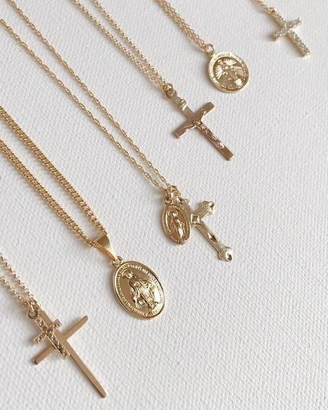 Gold Jewelry Layered, Gold Necklace Cross, Religious Necklaces, Cross Necklaces, Dainty Diamond Necklace, Layering Necklaces, Real Gold Jewelry, Diamond Solitaire Necklace, Gold Cross Necklace