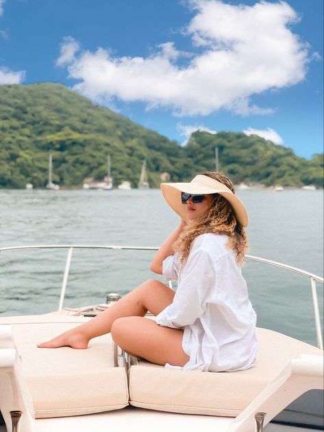 Cruise Photography Ideas, Yacht Party Outfit, Cruise Photography, Boat Photoshoot, Travel Pose, Boat Pose, Birthday Ideas For Her, Boat Pics, Yacht Party