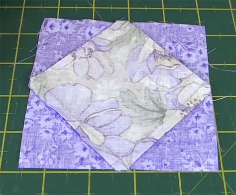 Quilting Blocks: Square in a Square Quilt Block Tutorial - Alanda Craft Economy Quilt Block, Economy Quilt, Square In A Square Quilt, Linus Blanket, Bed Quilt Patterns, Kid Quilts Patterns, Seminole Patchwork, Pineapple Plant, Half Square Triangle Quilts Pattern