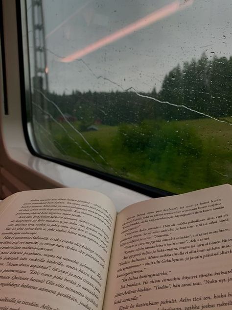 Look Wallpaper, Rainy Day Aesthetic, Reading Motivation, An Open Book, Foto Ideas Instagram, Open Book, Nature Aesthetic, Book Aesthetic, Love Book