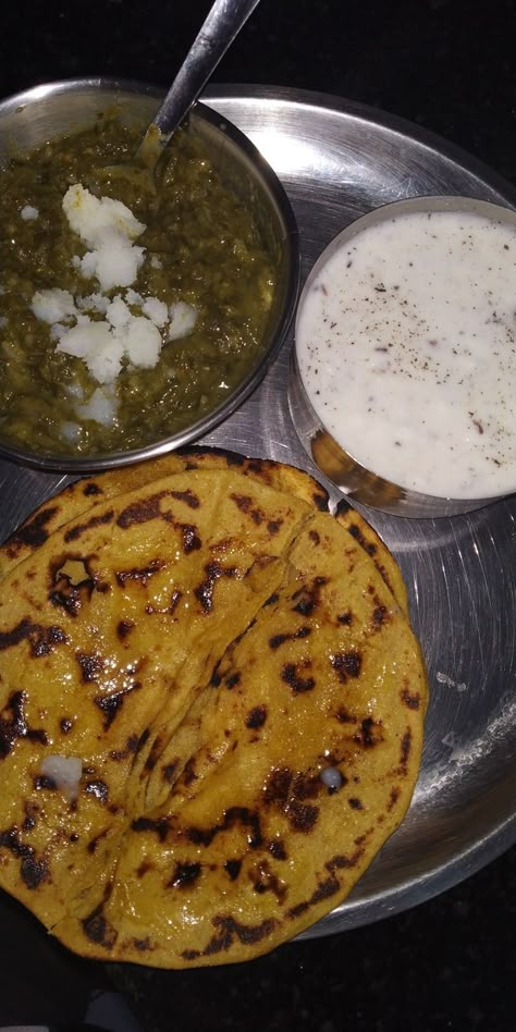 Roti Snapchat Story, Sehri Food Snapchat, Sehri Food, Roti Snap, Food Snapchat Story, White Salwar Suit, Saag Recipe, White Salwar, Indian Fast Food