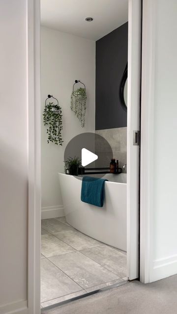 Jacky on Instagram: "Reno wins countdown - number 4  How can you maximise floor and wall space in a small room?  When we were planning our master bedroom en suite we wanted to fit in a large walk in shower and a bath. But…a standard door was getting in the way and taking out a chunk of usable space.  Solution?  A sliding pocket door.  We fitted an integral metal cage inside the stud wall at the building stage. The plasterboard is fitted directly onto this. You can use any standard door and fit into the metal cage with the fixing kit provided. We made some modifications and didn’t use all of the door jam kit as it accentuated that the wall and door frame was slightly out of plumb (not fitted by us! 🙄), and I actually prefer how it looks without it anyway.   It also has a soft close mechani Sliding Bathroom Door Ideas, Bathroom Sliding Door Ideas, Door Without Frame, Pocket Door Bathroom, Bedroom En Suite, Sliding Door Bathroom, Bathroom Sliding Door, Bathroom Door Ideas, Sliding Bathroom Door