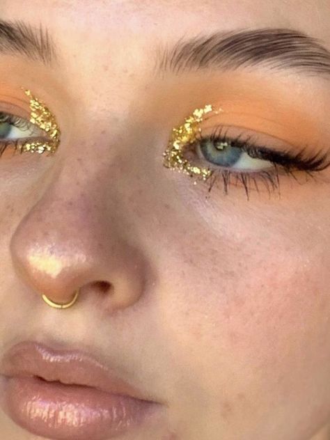 Gold Flakes In Hair, Gold Flake Eye Makeup, Makeup With Gold Flakes, Gold Flakes Makeup Looks, Gold Euphoria Makeup, Greta Van Fleet Concert Outfit Ideas, Gold Rhinestone Makeup, Gold Flakes Makeup, Gold Flake Makeup