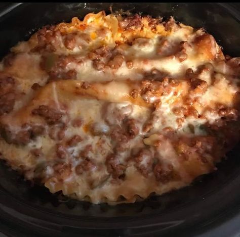 Crockpot Recipes For Beginners | Crockpot lasagna | Facebook Ground Beef Lasagna, Ree Drummond Recipes, Beef Lasagna, Crockpot Lasagna, Lasagna Ingredients, Lasagna Noodles, No Noodle Lasagna, Ree Drummond, The Pioneer Woman