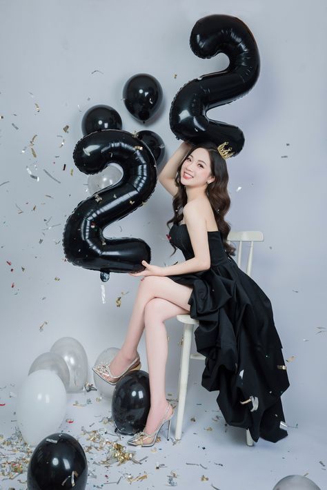 Self Studio Photoshoot Ideas Birthday, Birthday Balloon Photoshoot, Birthday Shoot Theme, Marriage Contract Aesthetic, Photoshoot Concepts Studio, Korean Photoshoot Ideas, Birthday Photoshoot Concept, Birthday Photoshoot Themes, 30th Birthday Ideas For Women