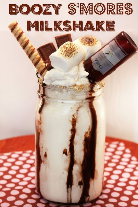 Boozy S'mores Milkshake for Two with @chilaorchata Cream Rum - an over the top, crazy milkshake for an grownup only treat! Smores Campfire, Interest Board, I Need Vitamin Sea, Gummy Worms, Milk Shake, Marshmallow Fluff, S'mores, Yogurt Recipes, Chocolate Syrup