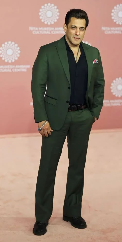 Srk In Suit, Salman Khan Suit Style, Salman Khan In Suit, Bootcut Formal Pants Men, Bell Bottom Suit Men, Dark Green Blazer Outfit Men, Salman Khan Suit, Green Blazer For Men, Green Blazer Outfit Men