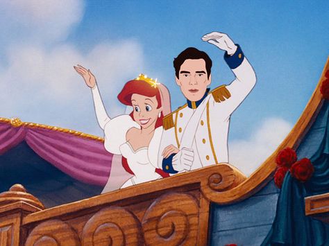 Benedict Cumberbatch as Eric in The Little Mermaid | Benedict Cumberbatch As Your Favorite Disney Princes Little Mermaid Wedding, Disney Amor, Ariel Wedding, Disney Movies To Watch, Disney Bride, Animation Disney, Part Of Your World, Wedding Movies, Prince Eric