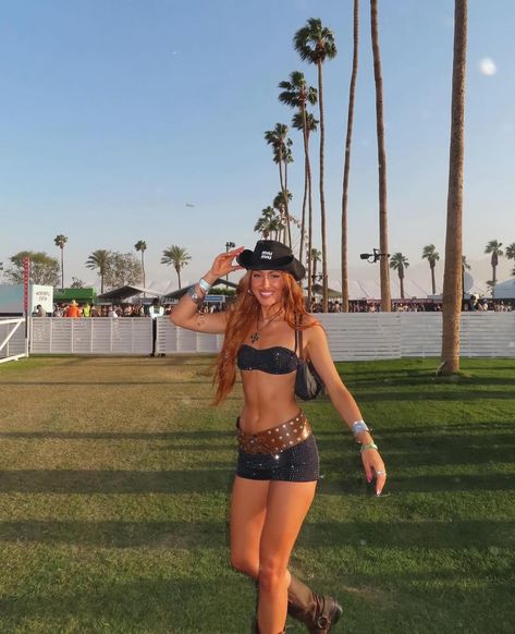 A Coachella round-up🫶 The best weekend spent with our @ohpolly girls🌵 Coachella Outfit Sparkle, Beach Party Fits, Coachella Theme Party Ideas, Iconic Coachella Outfits, Cow Girl Festival Look, Black Coachella Outfit, Listen Out Festival Outfits, Desert Festival Outfits, Nye Rave Outfit