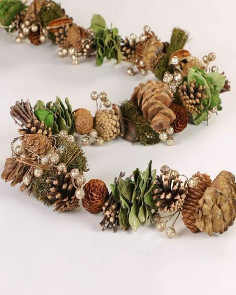 Woodland Walk Natural Christmas Garland - 120cm - Just the garland Christmas craft ideas #christmascraftideas Christmas craft idea #christmascraftidea #christmas #craft #idea merry christmas #merrychristmas 11.333 Natural Christmas Garland, Rustic Garland, Festive Garland, Woodland Christmas Decor, Autumn Garland, Pinecone Garland, Woodland Walk, Wooden Roses, Aussie Christmas