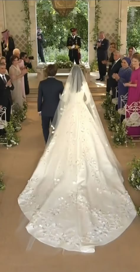 Saudi Vibes, Princess Rajwa, Modest Girly Outfits, Long Train Wedding Dress, Royal Wedding Dress, Stylish Wedding Dresses, Queen Rania, My Wedding Dress, My Prince Charming