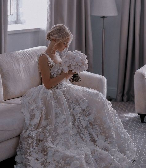 Blonde Bride Aesthetic, Blonde Bride, Bridal Hair Buns, Dream Wedding Ideas Dresses, Brides Wedding Dress, Wedding Pics, Dream Wedding Dresses, Weeding, Prom Dresses Long