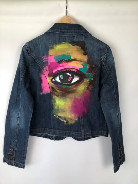 Diy Paint Clothes, Hand Painted Denim Jacket Art Easy, Painting On Clothes Ideas Art, Denim Art Painting, Art Clothes Painting, Hand Painted Clothing Diy, Hand Painted Denim Jacket Art, Painting On Clothes Ideas, Painted Denim Jacket Ideas