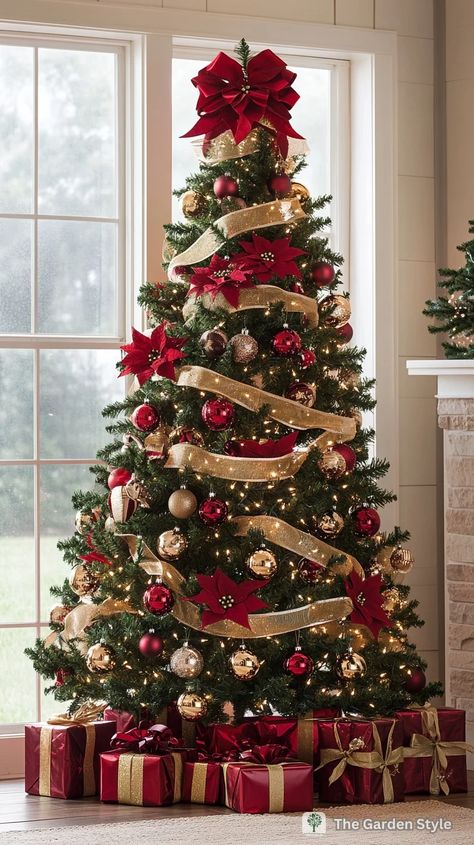 Christmas Color Trends: What’s New in 2024? - The Garden Style Xmas Decorations Ideas, Mall Christmas, Christmas Hosting, Christmas Decor Idea, Luxury Christmas Decor, Retro Gift Ideas, Christmas Decor Trends, Plaid Christmas Tree Skirt, Personalized Photo Ornaments