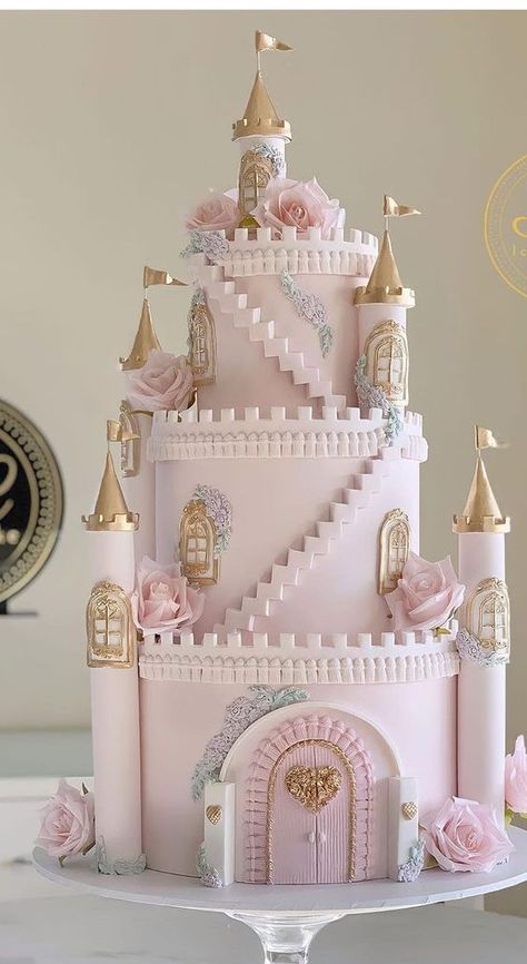 Brithday Themes For Girl, Princes Cakes Ideas, Royal Princess Birthday Cake, Disney Castle Birthday Cake, Castle Cakes For Girls Birthday, Princess Cakes Ideas Girl Birthday, Castle Cake Design, Castle Birthday Theme, Pink Princess Birthday Cake