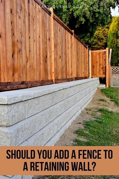 Fence On Stone Wall, Retaining Wall Garden Bed, Side Fence Ideas, Diy Backyard Deck Ideas, Diy Backyard Deck, Retaining Wall Garden, Retaining Wall Fence, Wood Retaining Wall, Backyard Retaining Walls