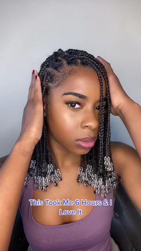 Short Knotless Braids With Wrapped Ends, Knotless Short With Beads, Natural Braided Hairstyles Without Weave With Beads, Box Braids Short With Beads, Shoulder Knotless Braids With Beads, Short Knot Less Braids With Beads, Braid With Beads Black Women, Shoulder Braids With Beads, Short Bohemian Knotless Braids With Beads