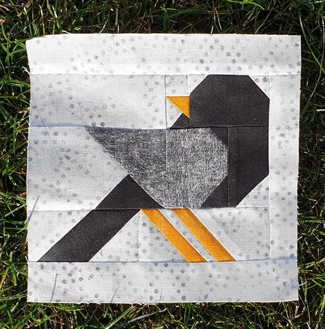 Bird Quilt Blocks Free Pattern, Crafts Pillow, Animal Quilt Blocks, Autumn Quilt, Bird Quilt Blocks, Halloween Quilt Patterns, Fall Quilt Patterns, Bird Quilts, Owl Quilt