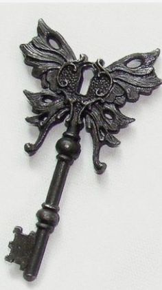 Magical Key Art, Winged Skeleton, Skelton Key, Object References, Steampunk Wings, Keys To My Heart, Key Tattoo, Bijoux Art Nouveau, Fancy Accessories