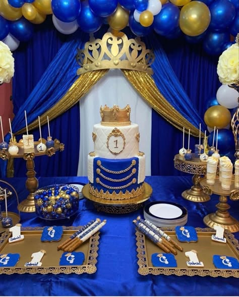 Royal Baby Shower Boy, Royalty Baby Shower, Prince Baby Shower Theme, Boy Shower Themes, Prince Birthday Party, Fiesta Shower, Prince Theme, Baby Shower Dessert Table, Prince Party