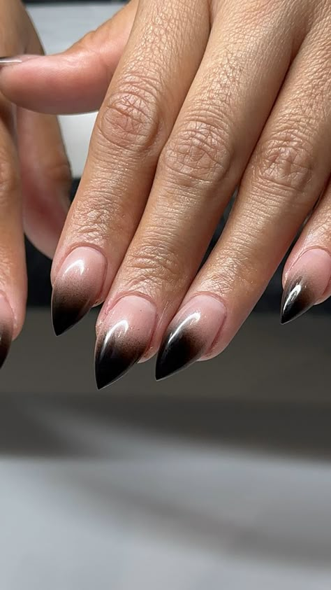 Black And White Ombre Nails Short, Short Stiletto Halloween Nails, Nude To Black Ombre Nails, Ombre Nails Halloween, Short Black Stiletto Nails, Black Ombre Acrylic Nails, Fall Nails Stiletto, Nude Black Nails, Baddie Stiletto Nails