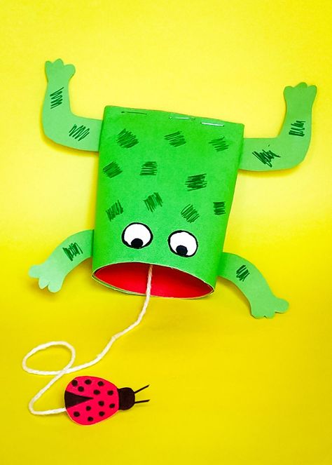 Toilet Paper Roll Frog Craft - Easy Craft - Kids Activity Zone Frog Craft, Toilet Paper Roll Craft, Toilet Paper Roll Art, Kids Toilet, Roll Craft, Rolled Paper Art, Frog Crafts, Toilet Paper Crafts, Easy Art Projects