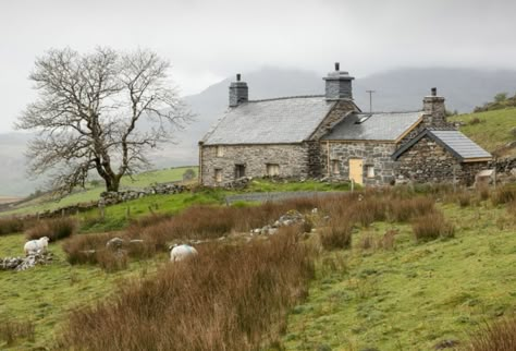 Old Scottish House, Lou Core, Scottish Cottages, Welsh Cottage, Welsh Countryside, England Countryside, English Landscape, Emily Brontë, Stone Cottages