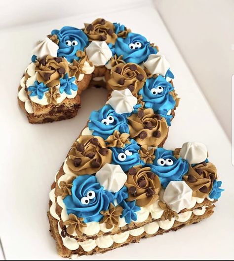 Number 3 Birthday Cake, Monster Cookie Cake, Cake Double Layer, Number Cookie Cake, Caramel Extract, Cookie Cake Decorating Ideas, Monster Birthday Cake, Buttercream Rosettes, Monster Birthday Cakes