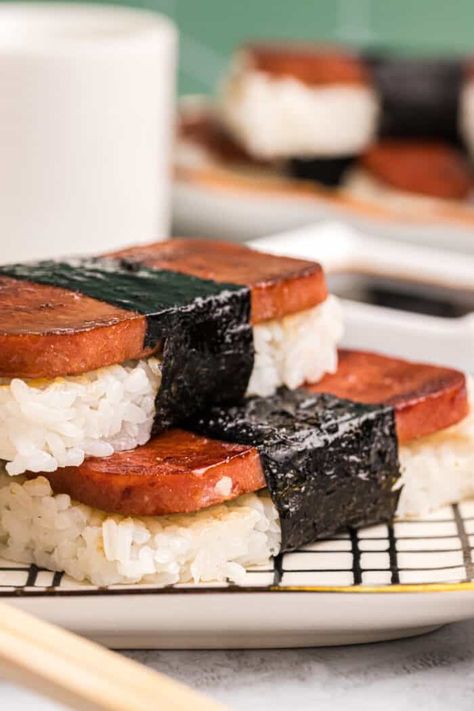 Spam Musubi - The Suburban Soapbox Hawaiian Spam Recipes, Nori Recipe, Spam Musubi Recipe, Musubi Recipe, Hawaiian Snacks, Hawaii Recipes, Spam Recipes, Luau Food, Spam Musubi