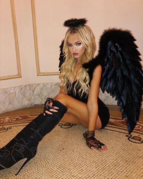 Fallen Angel Halloween, Fallen Angel Costume, Angels And Devils, Halloween Challenge, Angel Halloween, Everyday Is Halloween, Angel Costume, Angel And Devil, Halloween Looks