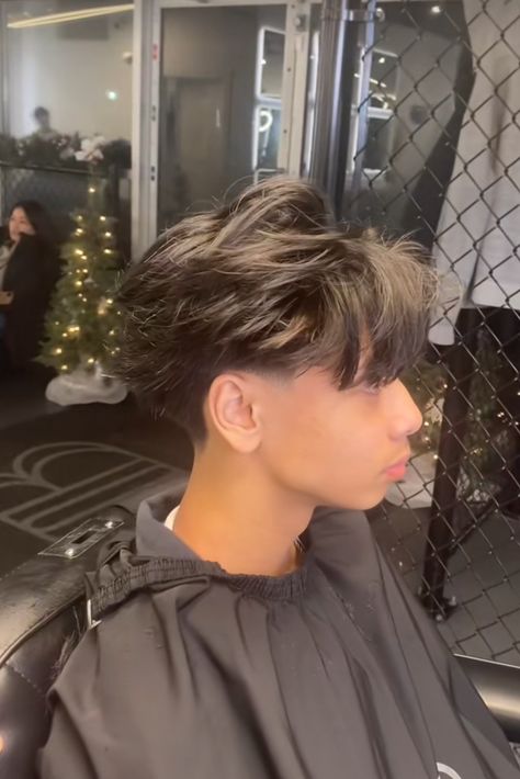 Haircut Mens Medium, Low Fade Haircut Mens Medium, Low Fade Haircut Mens, Low Taper Haircut, Medium Straight Hair, Haircut Mens, Blowout Haircut, Taper Fade Short Hair, Fade Haircut Curly Hair