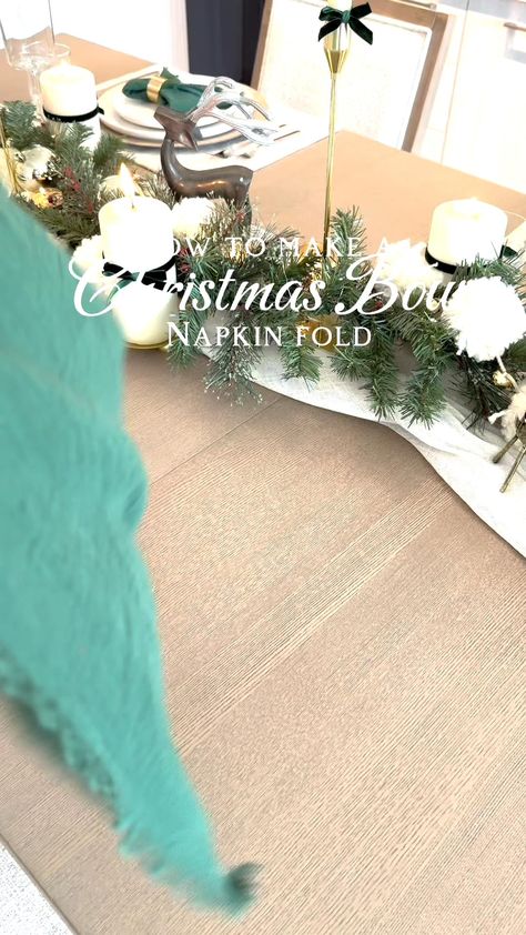 Christmas Bow Napkin Super easy to make, just grab some nice thick round napkin rings and follow the tutorial and your all set. Grab Rings Here: https://amzn.to/3YPjefo #christmasdinner #christmasdinnertable #christmasdinnerparty #dinnerparty #dinnerpartyideas #DinnerPartyDecor #ThanksgivingDinner #CommissionsEarned Small Round Table Setting Ideas, Christmas Day Dinner Table, Creative Christmas Table Settings, Napkin In Napkin Ring, Easy Diy Christmas Napkin Rings, Christmas Napkin Rings Diy Dollar Stores, Rectangle Christmas Table Decor, Napkin Folding Bow With Ring, Dining Table Christmas Ideas