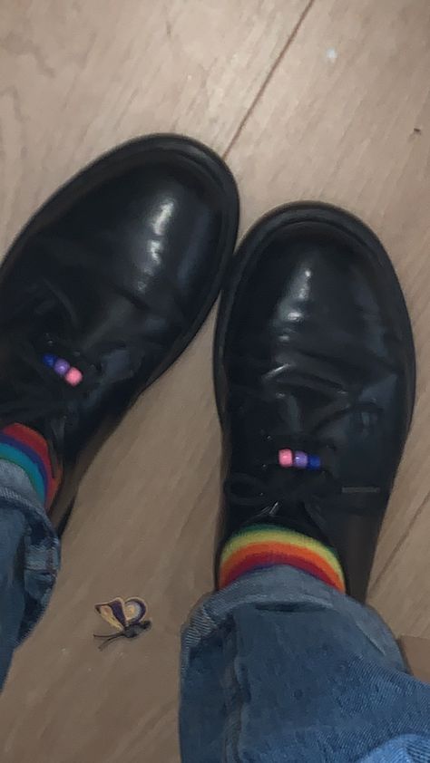 Doc Martens Beads, Beaded Doc Martens, Doc Martens Laces Style, Manic Pixie, Rainbow Socks, Doc Martens Boots, Doc Martin, Cute Jokes, Random Ideas