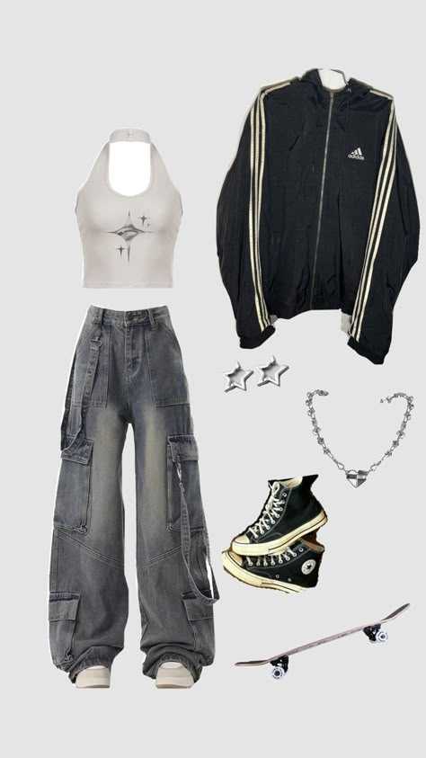 #y2k #outfit Sporty Y2k Aesthetic, Y2k Techno Outfit, Ytk Fashion Outfits, Me Core Outfit, Bikercore Outfit, Step Up Outfits, Y2k Outfits Girl, Y2k Black Outfit, Y2k Girl Outfits