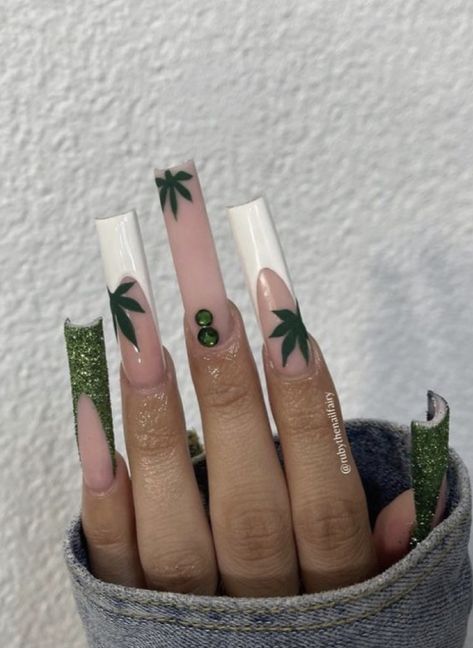 Springtime Nails, Red Acrylic Nails, Edgy Nails, Grunge Nails, French Tip Acrylic Nails, Classy Acrylic Nails, Acrylic Nails Coffin Pink, Makijaż Smokey Eye, Long Square Acrylic Nails