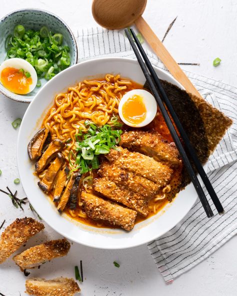 Chicken Ramen Bowl, Ramen With Chicken, Spicy Chicken Ramen, Panko Recipes, Korean Spicy Chicken, Kimchi Bokkeumbap, Katsu Chicken, Tonkatsu Ramen, Chicken Ramen Recipe