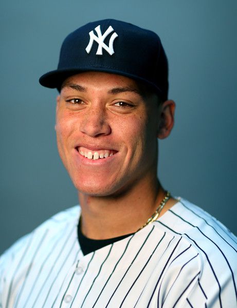 Aaron Judge Here Comes The Judge, Aaron Judge, Yankees Baseball, Mlb Players, The Judge, Ny Yankees, Milwaukee Brewers, Baseball Softball, Pics Art