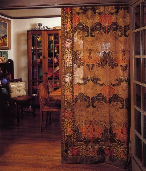 Portieres Ideas, Bold Living Room Curtains, Curtain In Doorway, Doorway Curtain Ideas, Bedroom Hangout, Haveli Interior, Curtain Ideas Bedroom, Curtain Ideas For Living Room, Closet Curtain