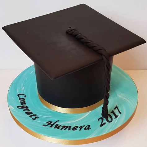 Graduation Hat Cake, Graduation Cap Cake, Cap Cake, Pinata Cake, Hat Cake, Graduation Hat, Happy Graduation, Free Labels, Graduation Cakes