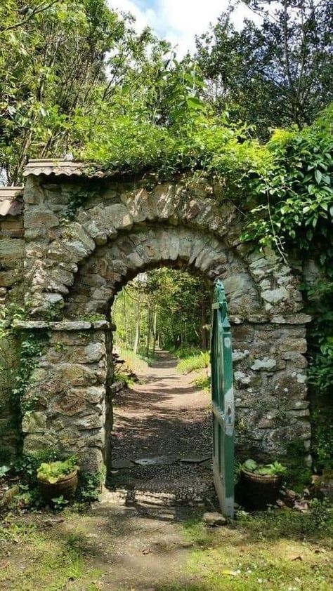 Garden Gates Ideas, Gates Ideas, Gate Garden, Stone Arch, Instagram Direct, Stone Garden, 수채화 그림, Garden Gate, Garden Doors