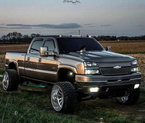 Trucks on Instagram: "Nice cateye🔥 Use my hashtag #truxfordays Owner: @daddymaxx_2.0 • • #lifted #liftedtrucks #liftedtruck #liftedlife #liftedlifestyle #lifteddiesel #liftedgmc #liftedchevy #liftedchevys #liftedon37s #liftedtrucksusa #liftedtrucksmatter #liftedtrucksdaily #trucks #trucksofinstagram #trucksdaily #obstrucksunlimited #truck #truckporn #trucklife #dieseltruckaddicts #dieselbros #dieselmafia #diesel #dieseltrucks #dieselpower #diesellife #dieseltruck #duramax" Custom Diesel Trucks, Cateye Duramax Lifted, Chevy Duramax Cat Eye, Duramax Diesel Cat Eye, Lifted Duramax Diesel, Chevy Duramax Diesel Lifted, Chevy Cateye Lifted, Lifted Cateye Chevy, L5p Duramax Trucks