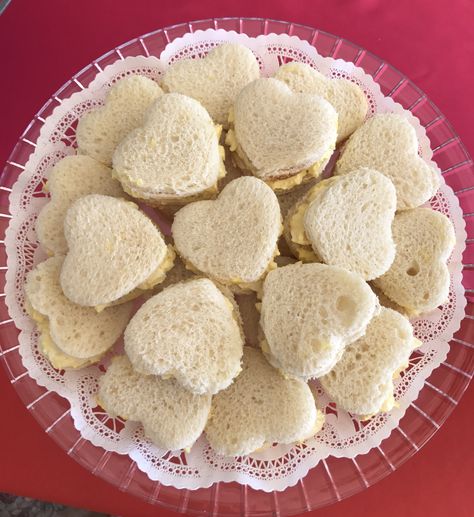 Heart Food Valentines, Heart Shape Sandwiches, Heart Shaped Party Food, Valentines Sandwiches, Valentines Day Snacks For Kids, Kids Valentines Party Food, Heart Shaped Sandwiches, Heart Shaped Food Valentines, Bridal Shower Sandwiches