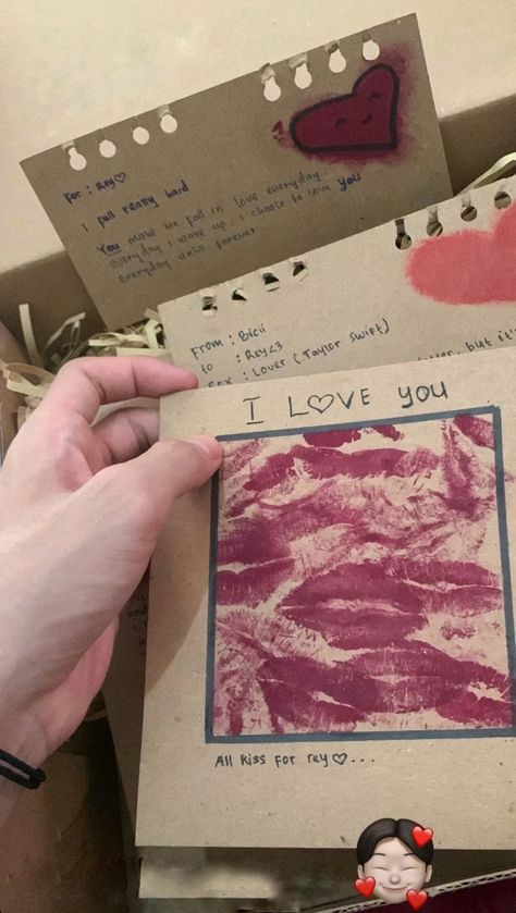 How To Make A Love Letter Aesthetic, Letter For Girlfriend Ideas, Romantic Things To Write In A Card, Love Letters Card Ideas, Diy Letter For Girlfriend, Handwritten Letter Ideas For Boyfriend, Love Letters Aesthetic Design, Cute Paper Notes For Boyfriend, Cute Letter For Him