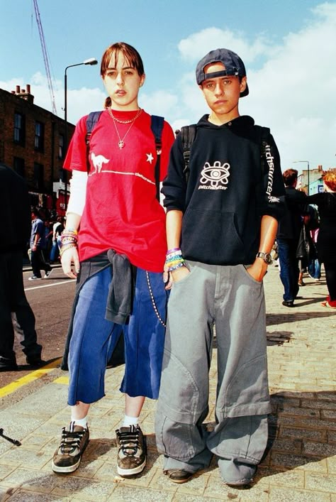 2000s Skater Fashion, 2000s Boys, Skater Outfit, Older Brother Core, Skater Outfits, Outfits 2000s, 90s Skater, Early 2000s Fashion, Older Brother