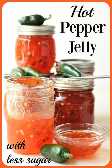 Canning Pepper Jelly, Red Pepper Jelly Recipe, Pepper Jelly Recipe, Pepper Jelly Recipes, Jelly Sweet, Wine Jelly, Red Pepper Jelly, Sweet N Spicy, Hot Pepper Jelly