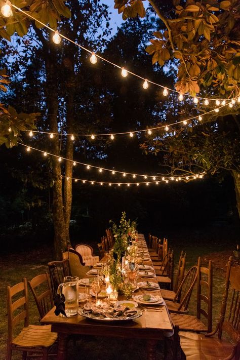 Backyard Family Dinner Party, Wedding Intimate Ceremony, Dinner Party Under Pergola, Elegant Outside Dinner Party, Night Time Backyard Wedding, Backyard Party String Lights, Best Friend Houses Next To Each Other, Intimate House Party, Intimate Dinner Party Decor Outdoor