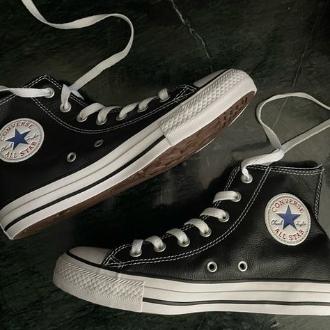 Leather black  high  top converse Leather Black Converse Outfit, Black Leather Converse Outfit, Leather Converse Outfit, Old Converse Aesthetic, Black Converse High Tops Outfit, Black Hightop Converse Outfit, Black Hightop Converse, Converse Leather Shoes, High Tops Outfit